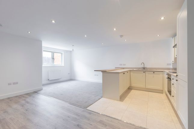 End terrace house to rent in Columbia Street, Cheltenham