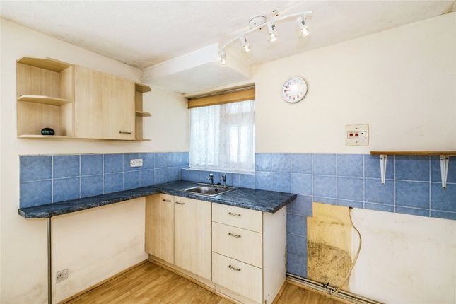Flat 4, Hampden Court, 75, Chesswood Road, West Sussex photo 4