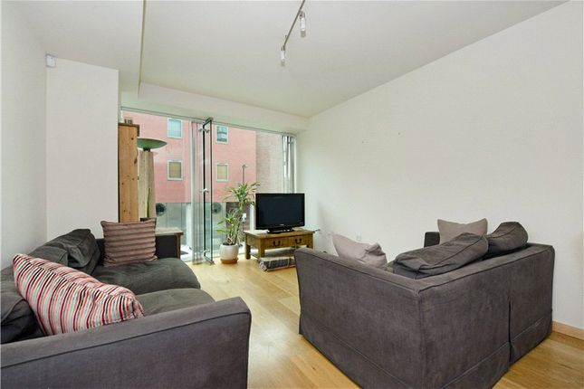 Flat to rent in Graham Street, Angel Southside