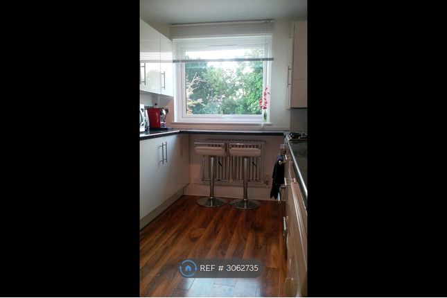 Singleton Close, London photo 2