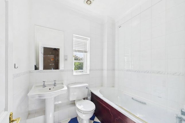3 Malthouse Way, Marlow photo 5