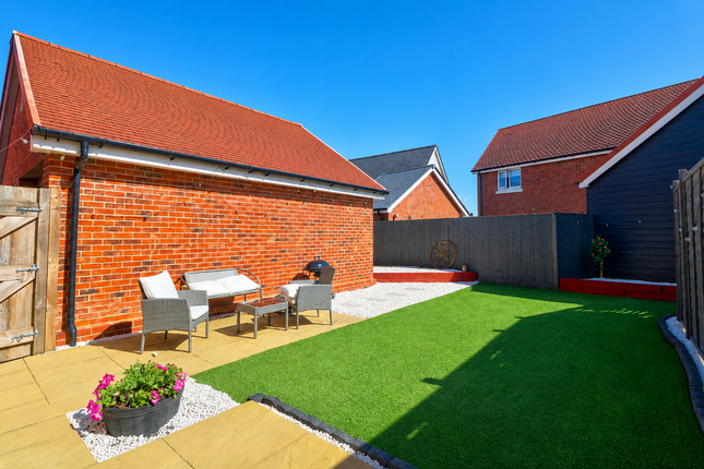 23, St. Katherines Crescent, Sellindge photo 4