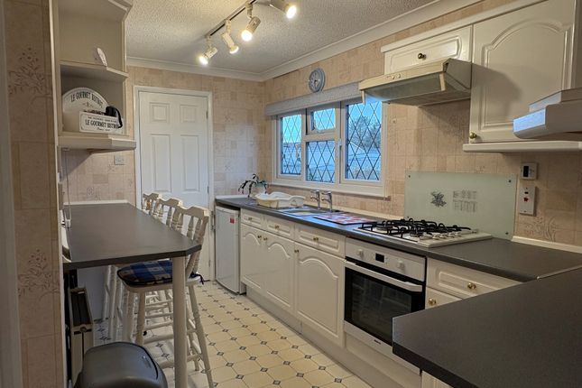 10, Oaklands Park, DORCHESTER photo 3