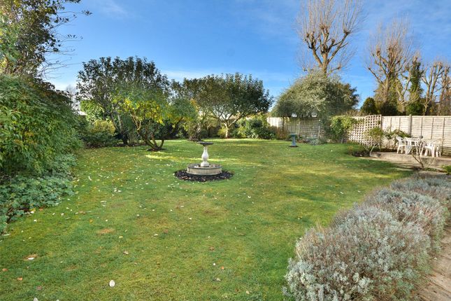 28, Masons Way, Pulborough photo 3