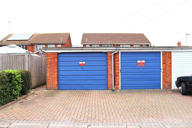 Elmsleigh Road, Farnborough photo 3