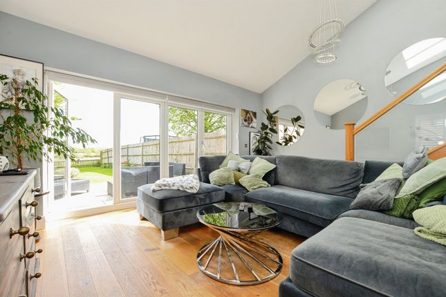 26A, Wayside Avenue, Bushey photo 2
