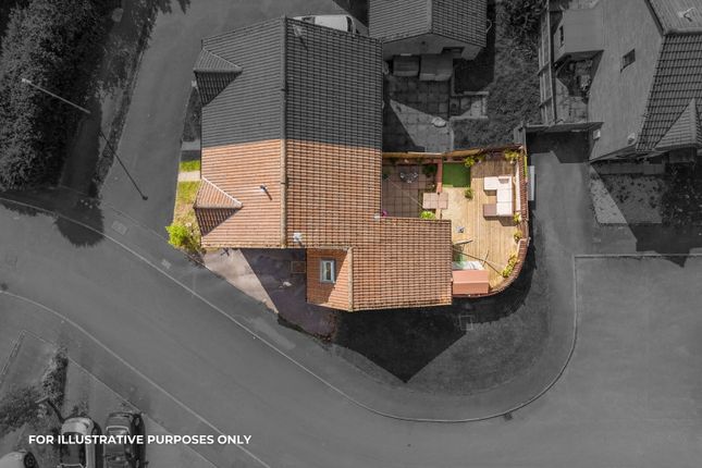 11, Poplar Close, Swansea photo 3