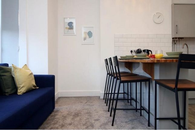 Flat Flat 3, 49, Cowbridge Road West, Cardiff photo 3