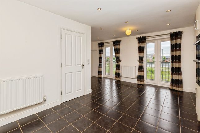 23, Noble Crescent, Aylesbury photo 3