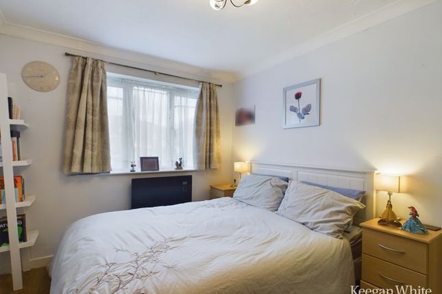 Flat for sale in St. Georges Court, Eaton Avenue, High Wycombe