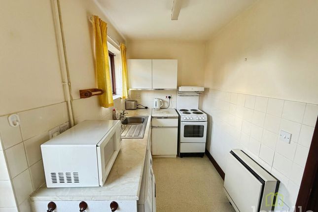 11, St. Claires Court, Lincoln photo 3