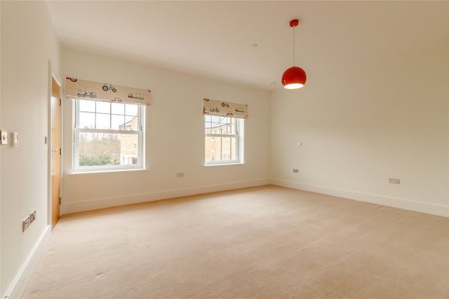 End terrace house to rent in Beechcroft Close, Sunninghill, Berkshire