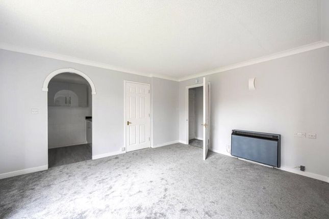 48 Forest Dene Court, Cedar Road, Sutton photo 4