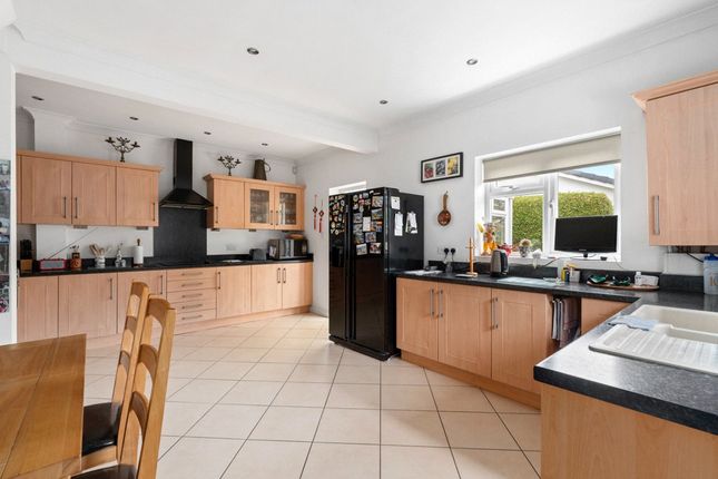 17, Priory Road, Ferndown photo 4