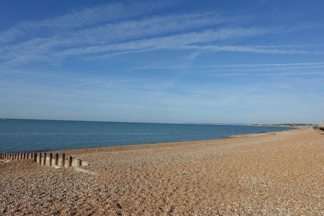 Third Floor Flat, 18B Marina, St. Leonards-On-Sea photo 3
