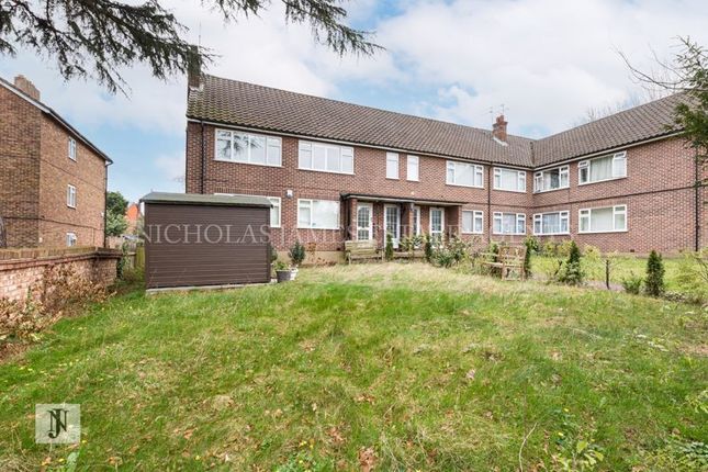 Thumbnail Flat for sale in Culloden Road, Enfield