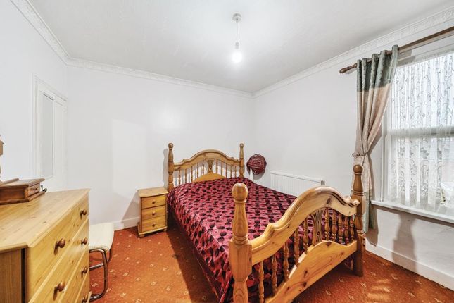 Terraced house for sale in East Reading / Newtown, Berkshire