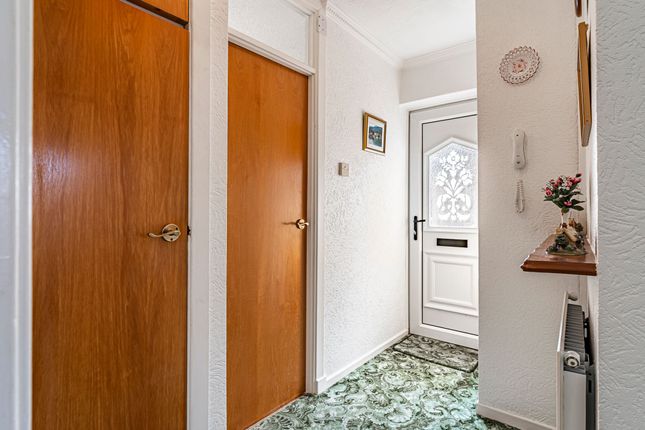 13 Meadow Crescent, Pontypridd photo 5