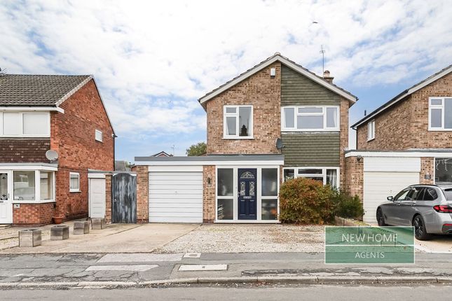 3-bed detached on Oaken Grove, York, £400,000