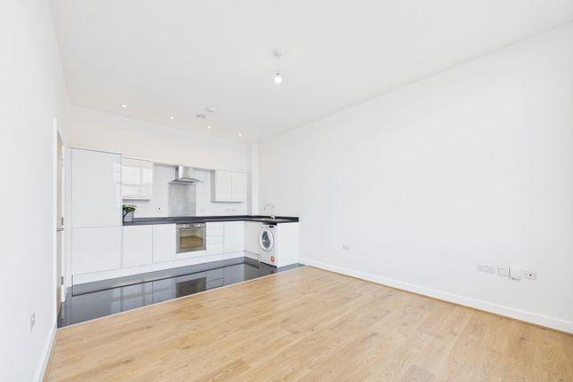 15, Bradley Court, Camberley photo 2