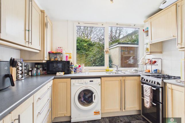 66, Warnham Road, Crawley photo 3