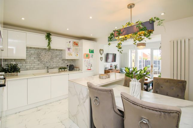 27, Cumbrian Way, Wakefield photo 4