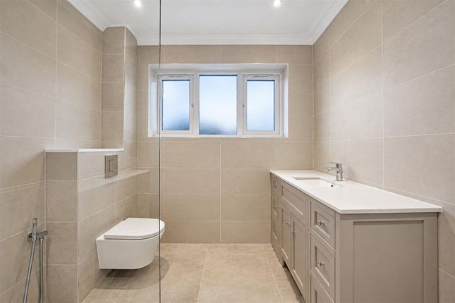 First Floor, 17, Shelley Gardens, North Wembley photo 4
