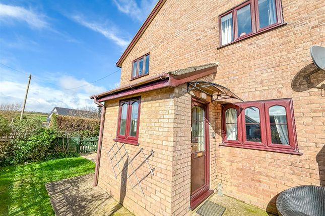 2-bed flat on West Bay Road, Bridport, £950/mo