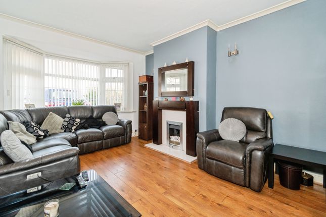 12, Como Gardens, Bradford photo 4