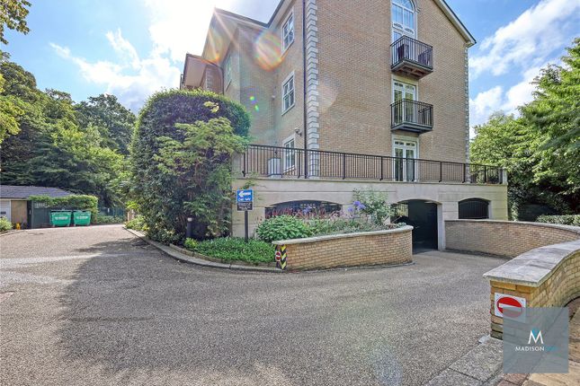 Flat for sale in The Manor, Regents Drive, Woodford Green, Greater London