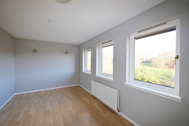 44, Broomfield Walk, Glasgow photo 3