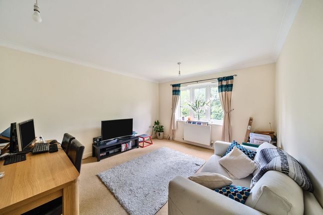 Flat 6, Abbey Court, Edgware photo 2