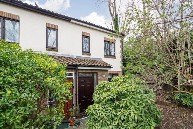 2-bed house on 23, Lansdowne Wood Close, London, £400,000
