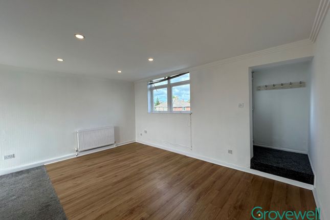 Flat, 5 Clifton Parade, Leyland photo 5