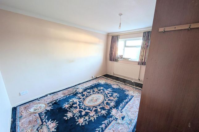 7, Durham Crescent, Coventry photo 3