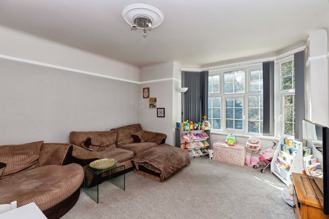 Flat 4, Pine Mansions, Vale Road, BOURNEMOUTH photo 2