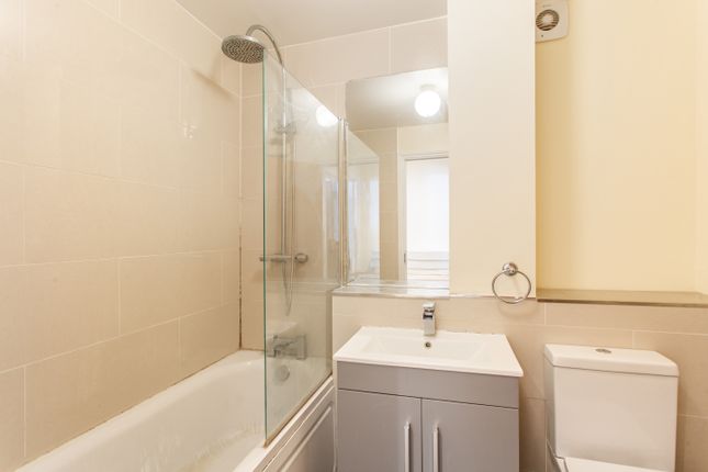 Flat for sale in Hanover Place, London