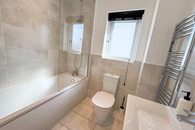 3, Bramham Gardens, West Yorkshire photo 4