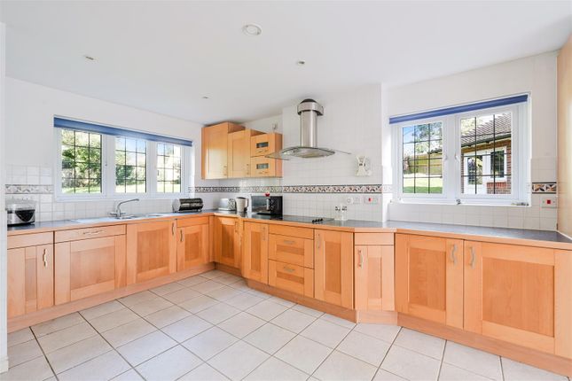 28, Claremount Gardens, Epsom Downs photo 2