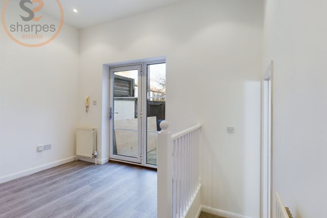 Copy of 2A Caxton Road, London photo 5