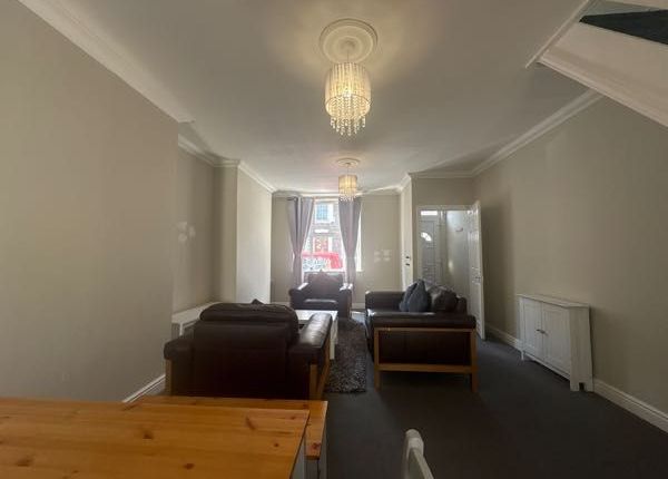 12 Partridge Road, Abertillery photo 3