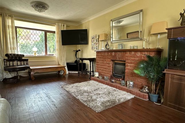 14, Swallow Drive, Lymington photo 4