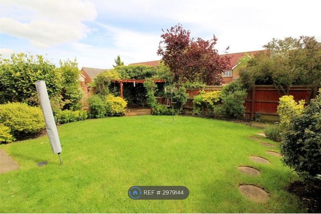 Holly Drive, Aylesbury photo 5