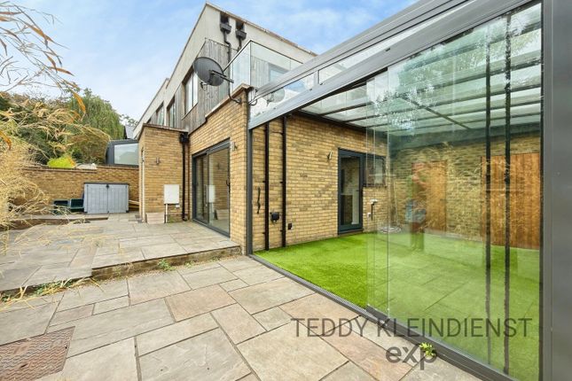 8, Surbiton Hill Road, Surbiton photo 2