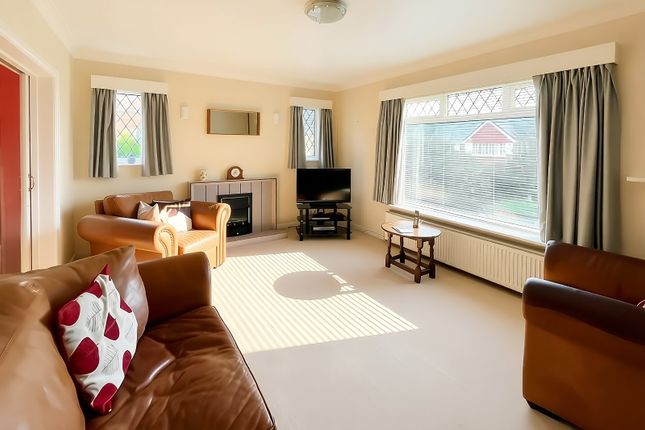 5, Bay Trees Close, Littlehampton photo 3