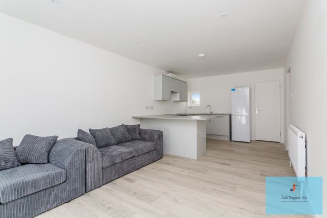 Thumbnail Property to rent in Auckland Drive, Brighton
