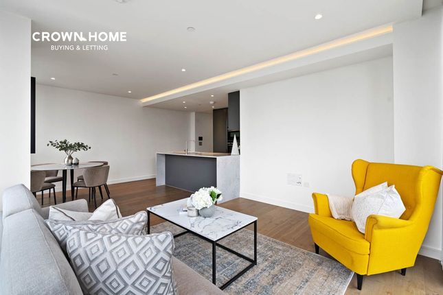 Flat for sale in Hampton Tower, South Quay Place, London