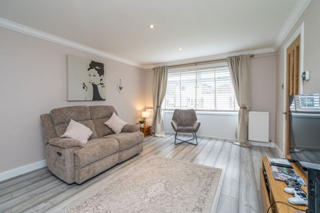 130, Newbattle Abbey Crescent, Dalkeith photo 3