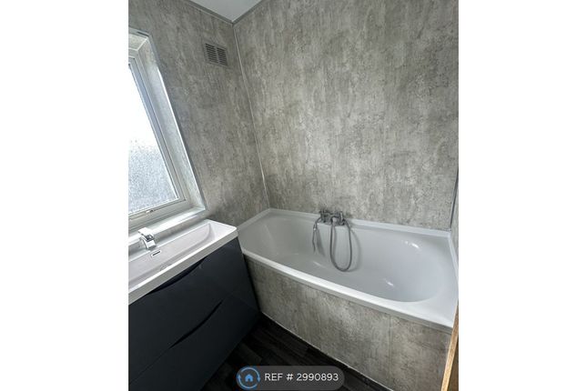Hutton Avenue, Darlington photo 3