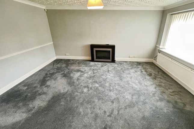32, Ryecroft Avenue, Bury photo 4
